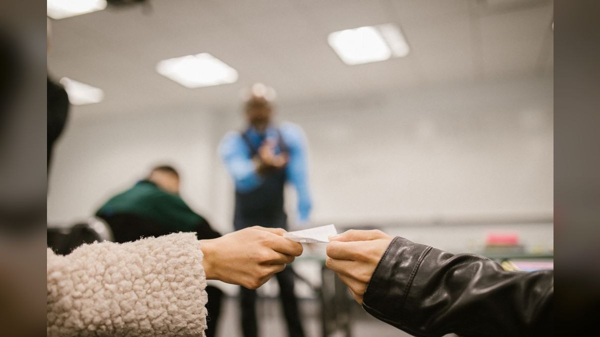 “Give before you take.” — LinkedIn Banner — figure 3