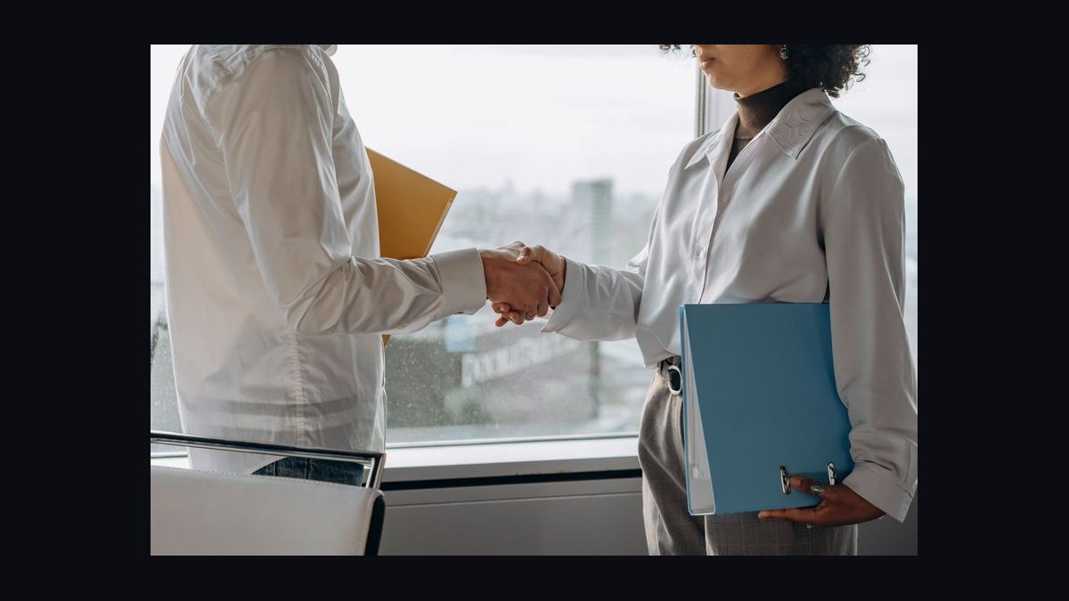 “Calm closers win.” — LinkedIn Banner — figure 10