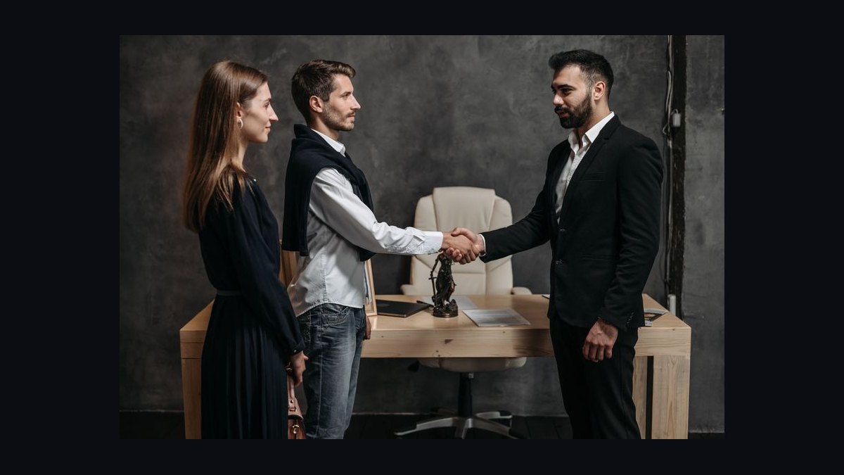 “Calm closers win.” — LinkedIn Banner — figure 6