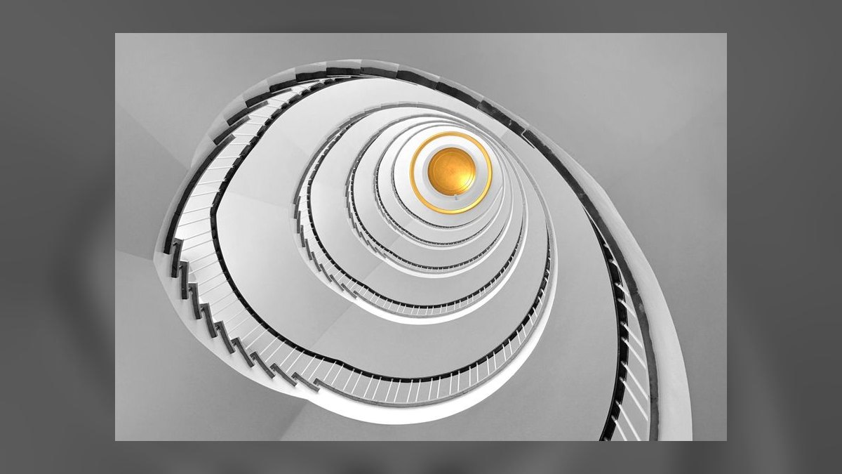 “Selling to developers.” — LinkedIn Banner — figure 8