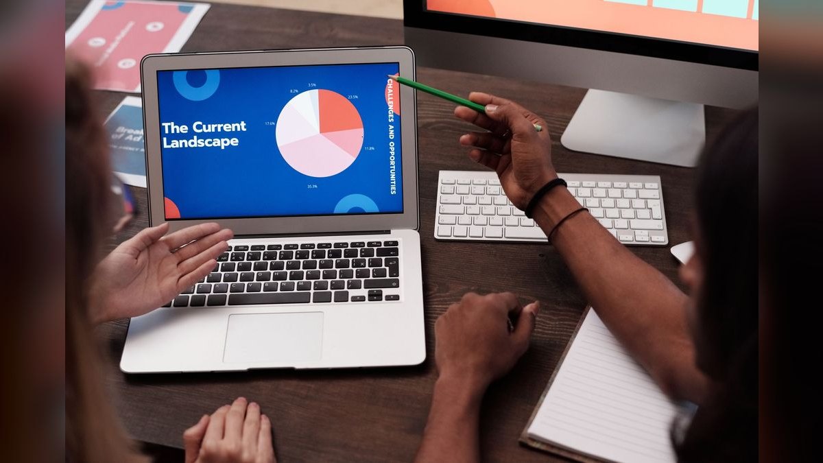 “Modernizing insurance sales.” — LinkedIn Banner — figure 3