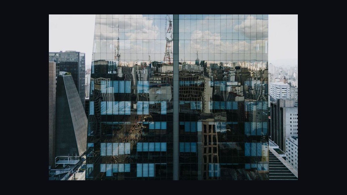 “Revenue that delights.” — LinkedIn Banner — figure 8