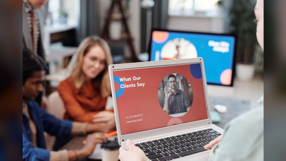“Open to sales leadership roles.” — LinkedIn Banner — figure 2