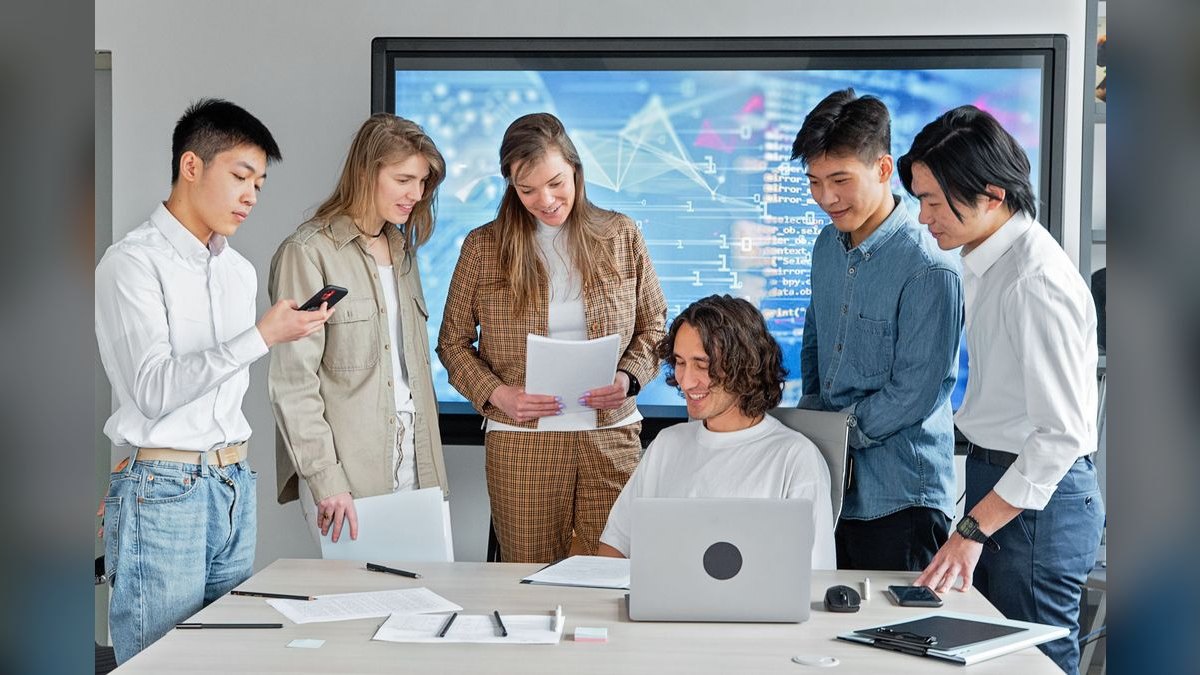 “Ready to build pipeline for you.” — LinkedIn Banner — figure 4