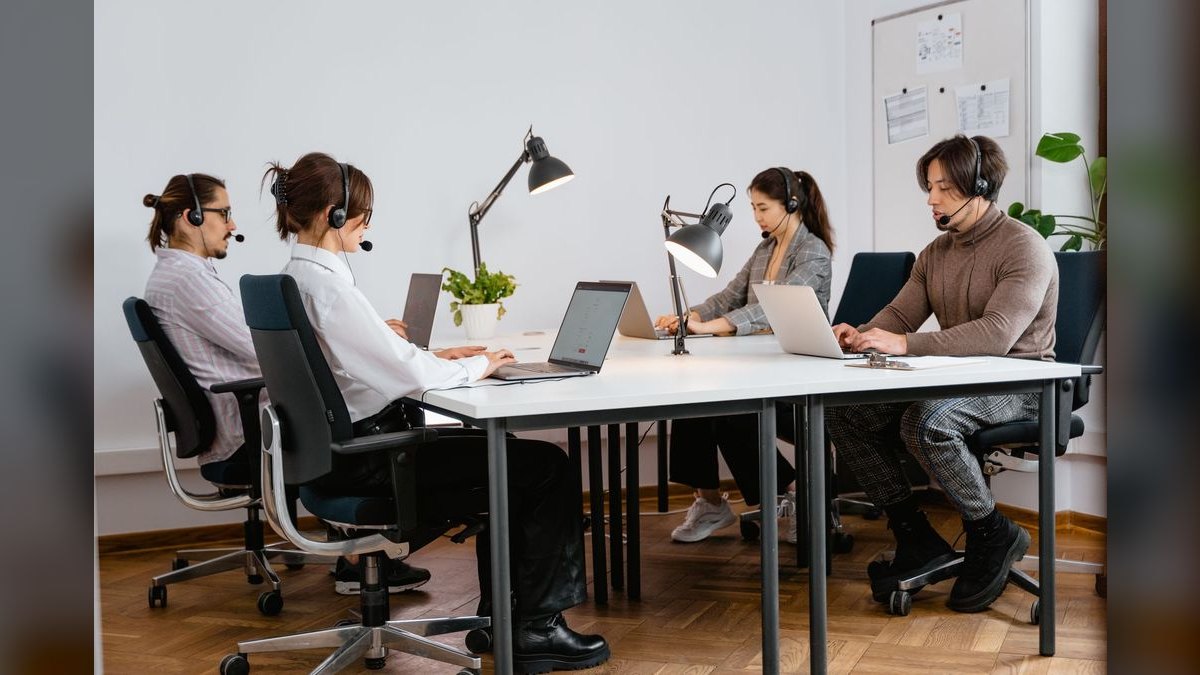 “Seeking enablement leadership.” — LinkedIn Banner — figure 1