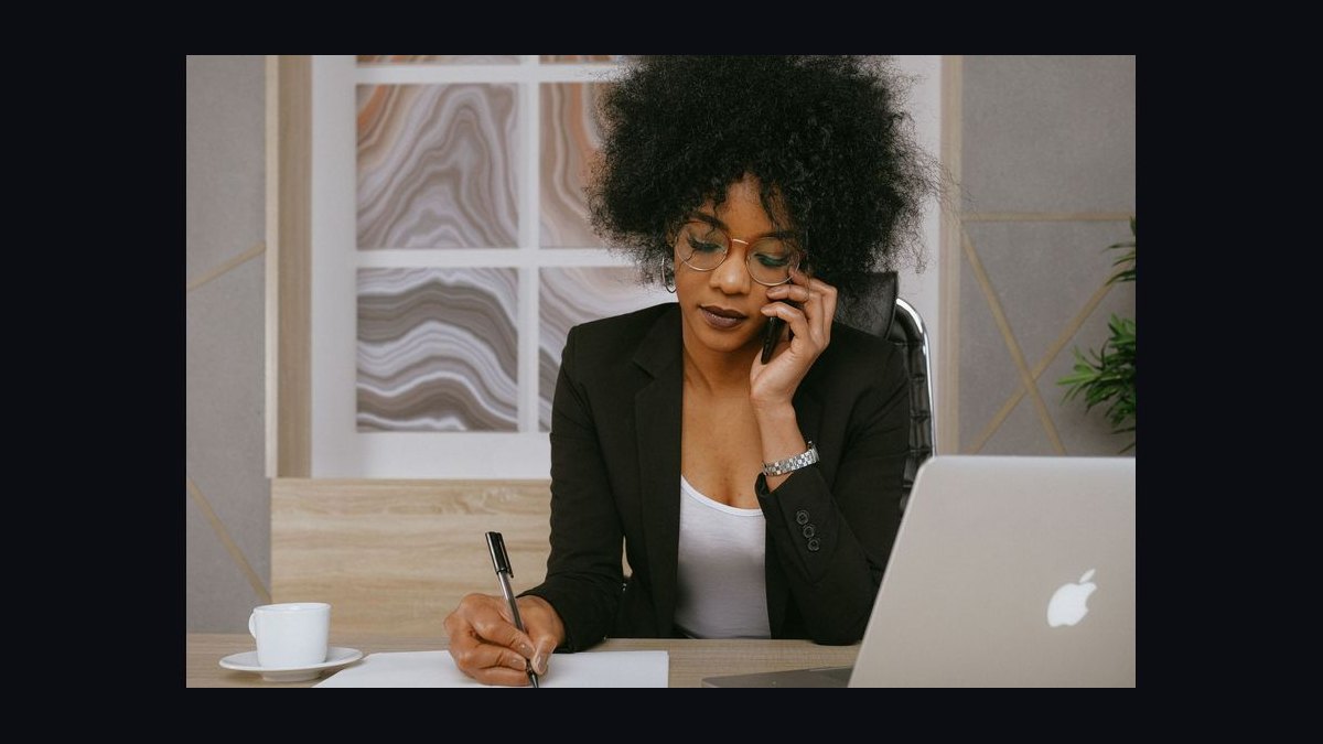 “We’re hiring closers.” — LinkedIn Banner — figure 5