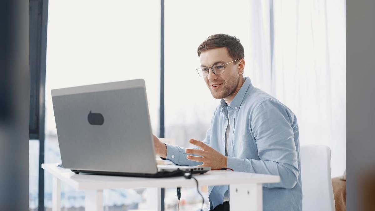 “Join a team that runs on pipeline.” — LinkedIn Banner — figure 4