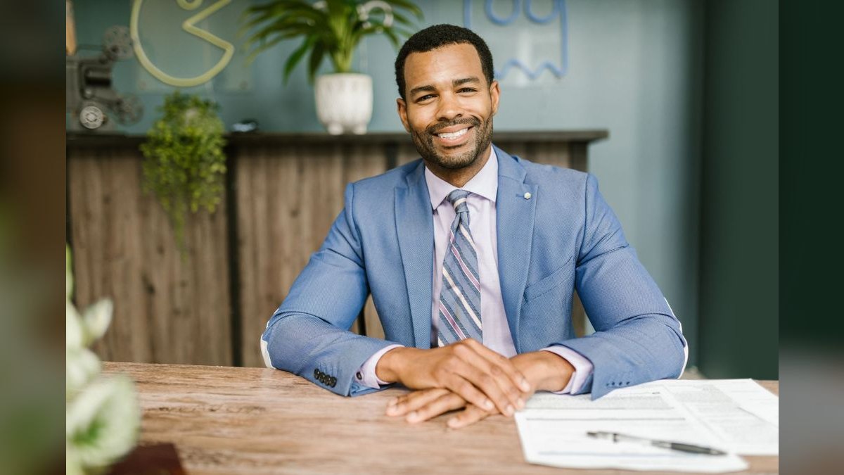 Ready reps win. — LinkedIn Wallpaper — figure 4