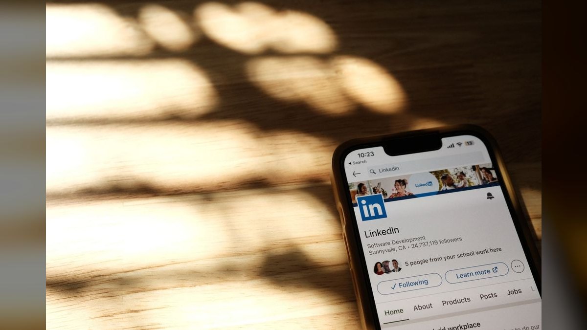 Own the number. — LinkedIn Wallpaper — figure 5