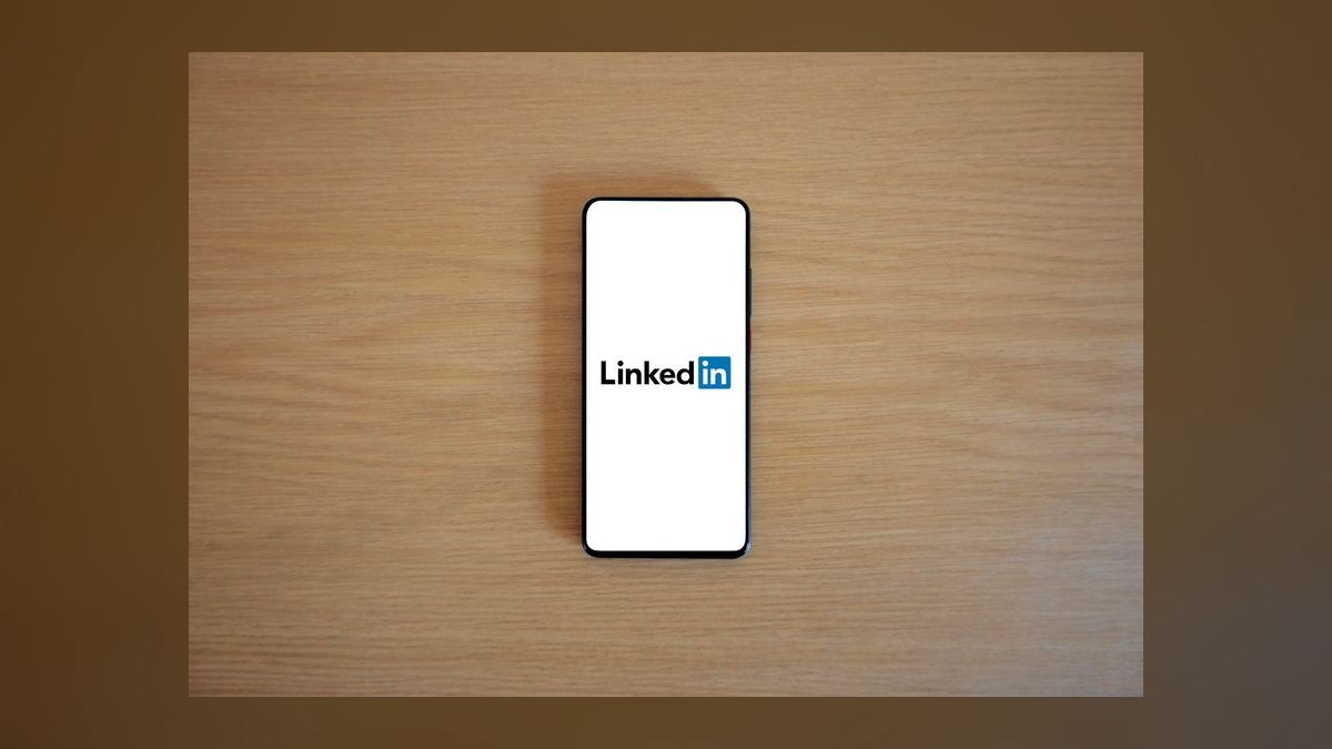 Ask better questions. — LinkedIn Wallpaper — figure 6