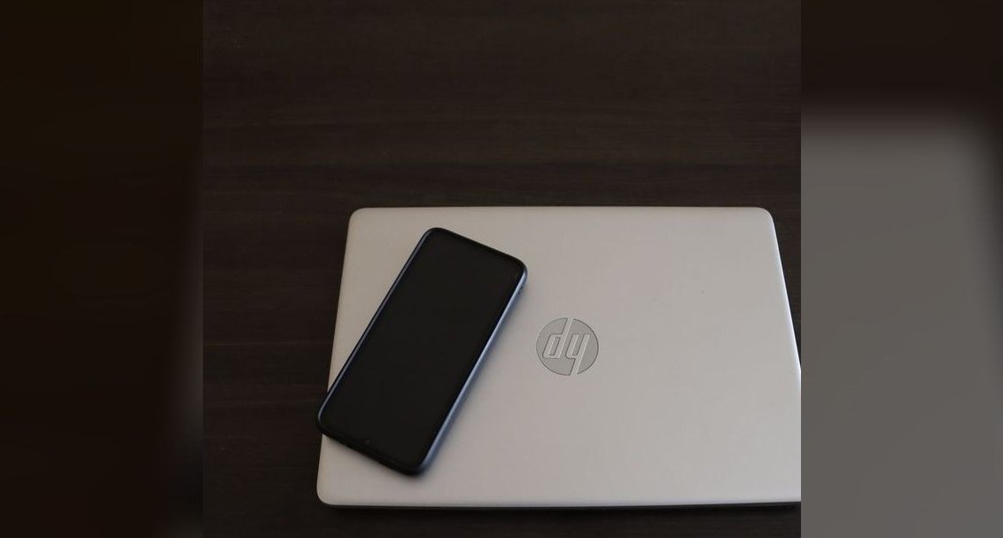 Sell the future. — LinkedIn Wallpaper
