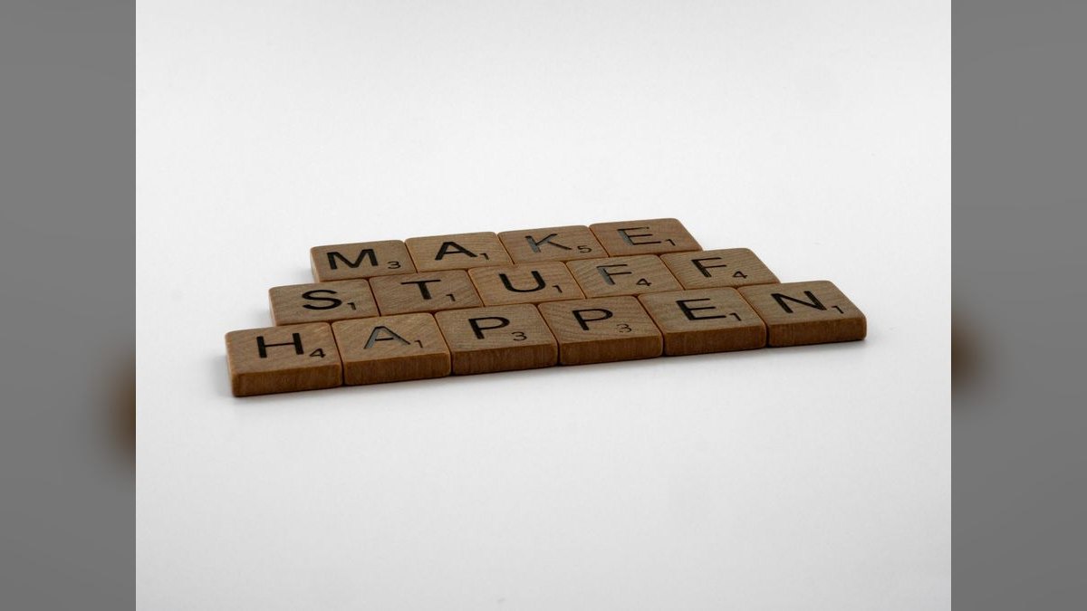 Make it predictable. — LinkedIn Wallpaper — figure 1