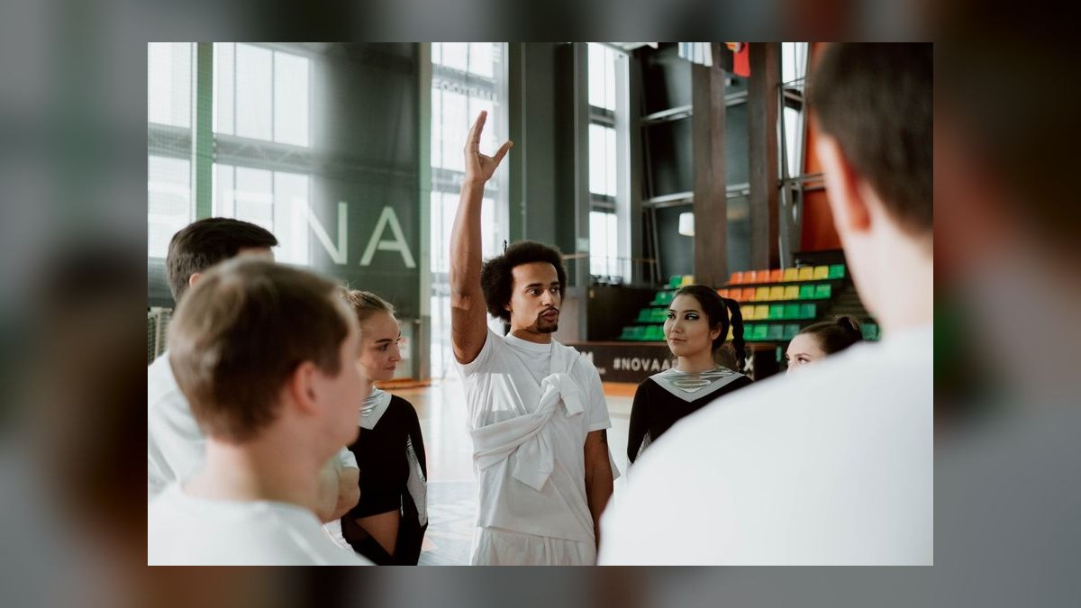 Coach to the top — Sales Leadership Banner — figure 7