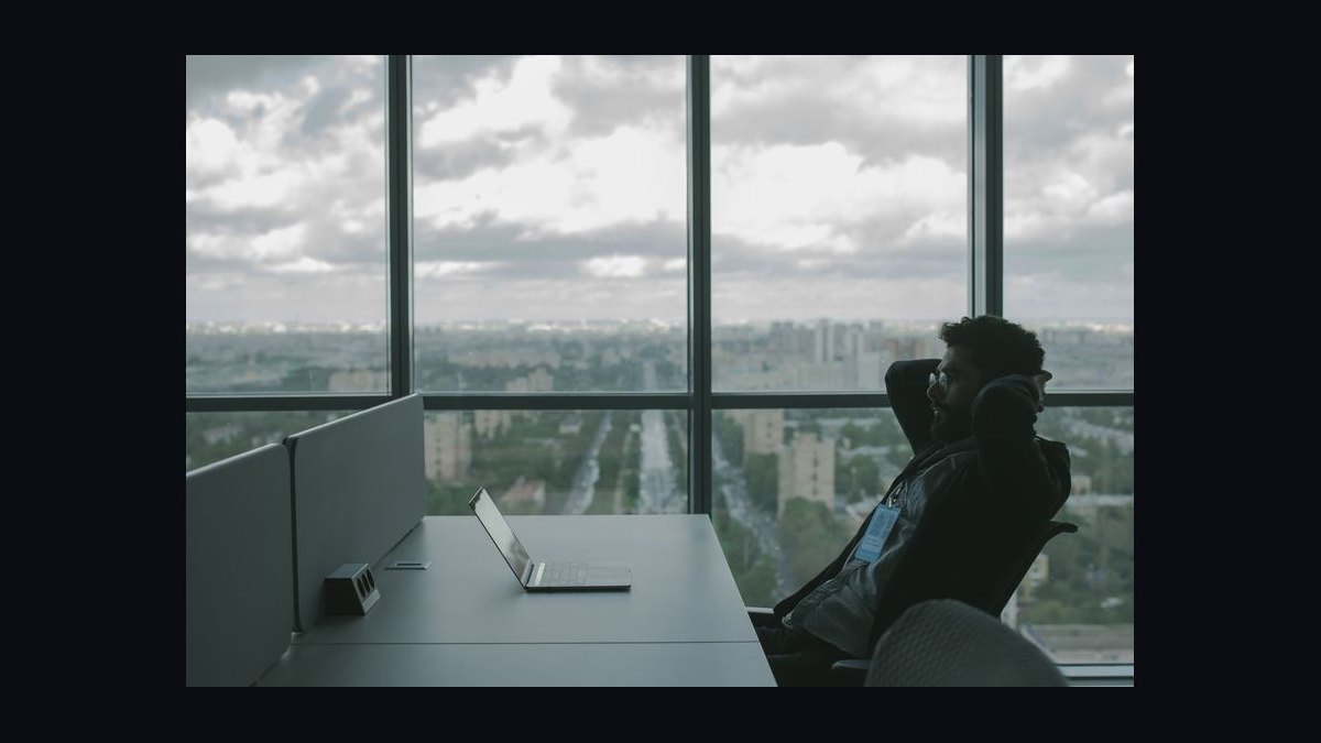 Cybersecurity Sales Director — LinkedIn Banner — figure 4