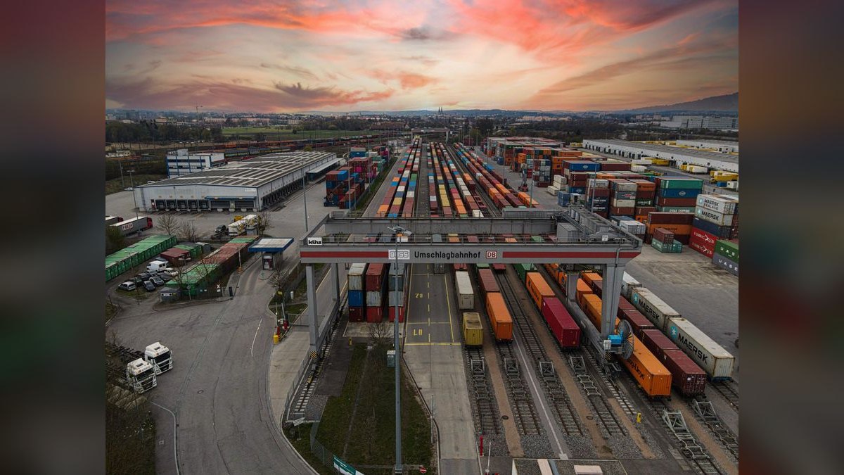 Logistics CRO — LinkedIn Banner