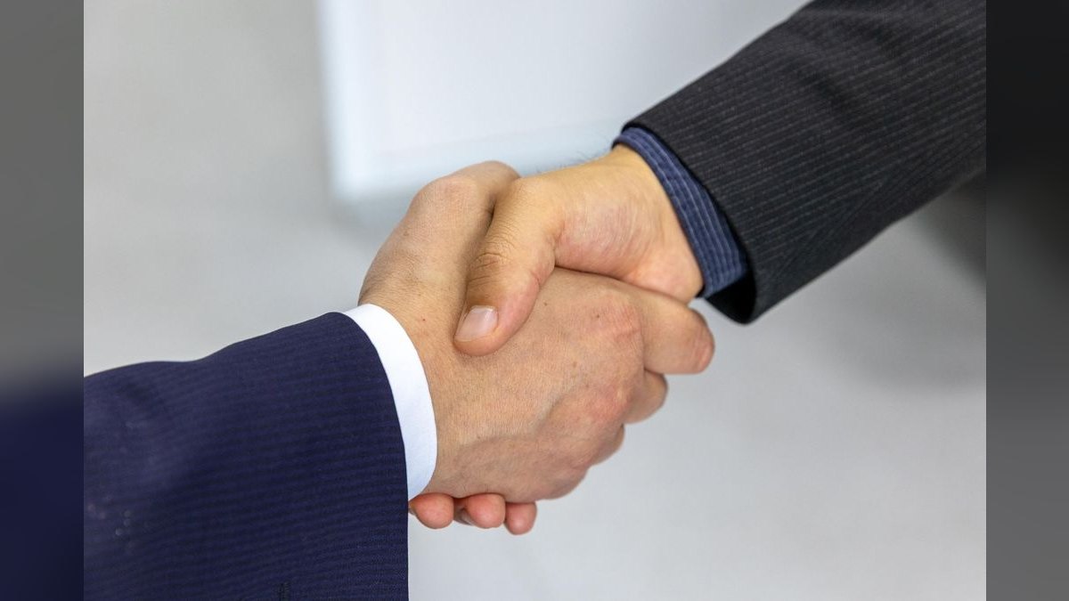 Champions Close Deals — Banner — figure 6