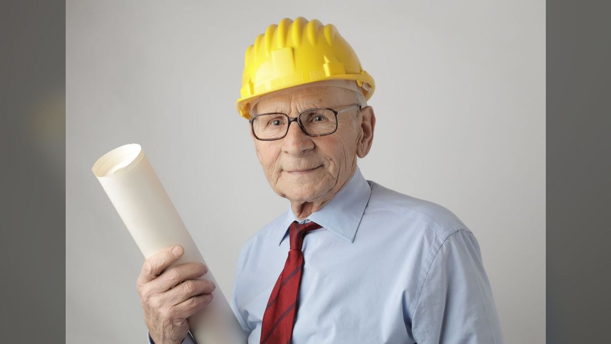LLM Builder AI Engineer — LinkedIn Banner — figure 2