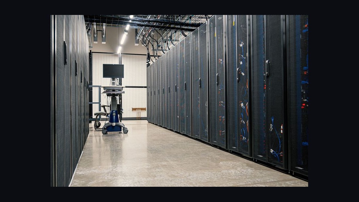 Vector Database CTO — LinkedIn Banner — figure 8
