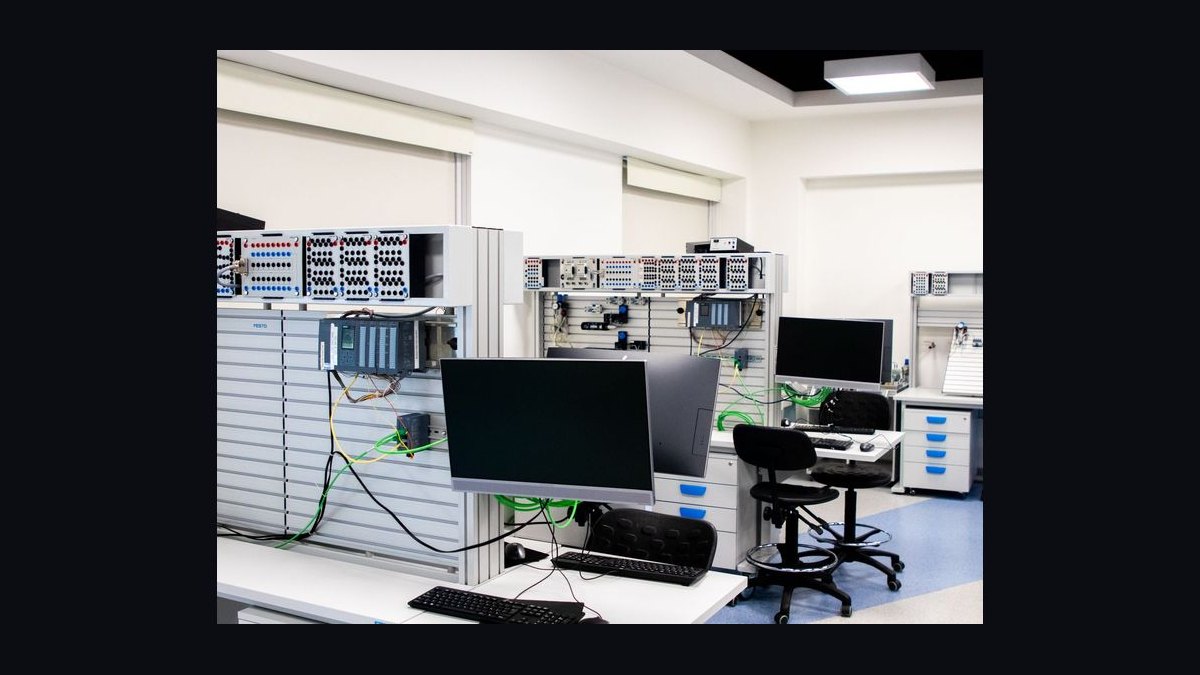 Computer Vision Engineer — LinkedIn Banner — figure 3