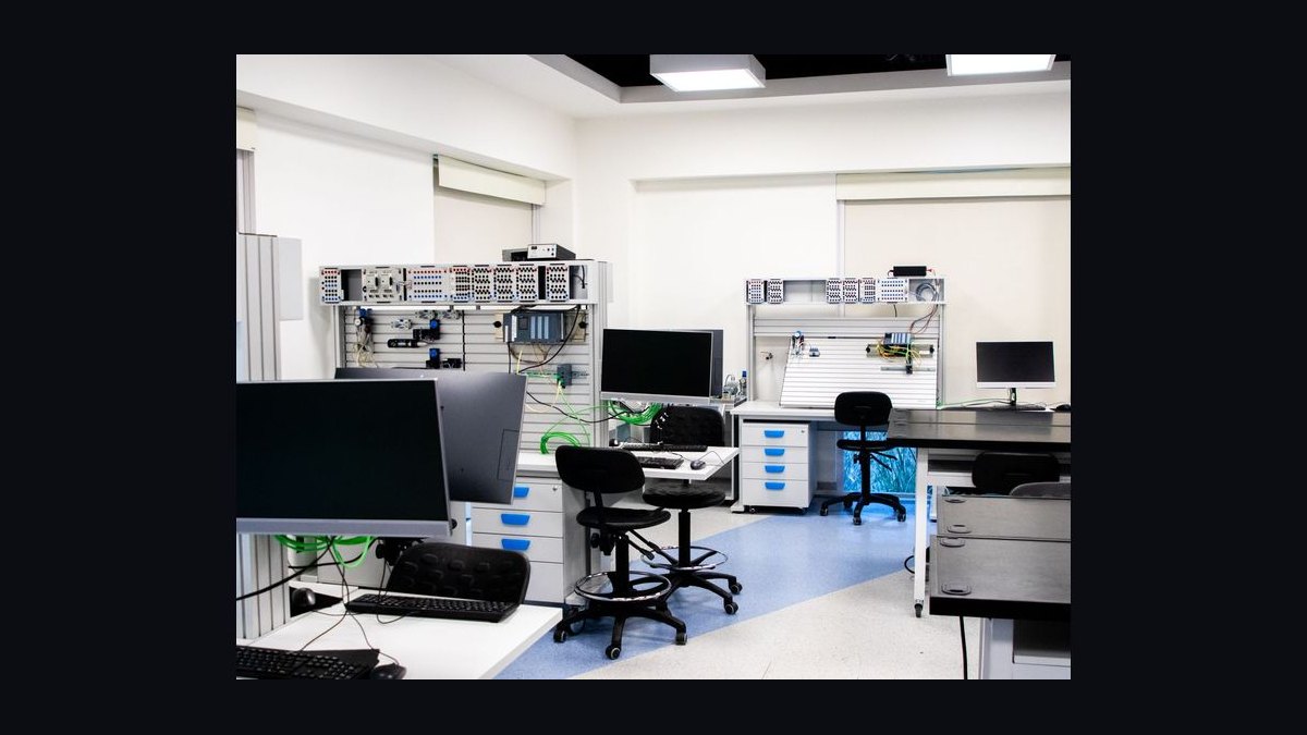 Computer Vision Engineer — LinkedIn Banner — figure 7