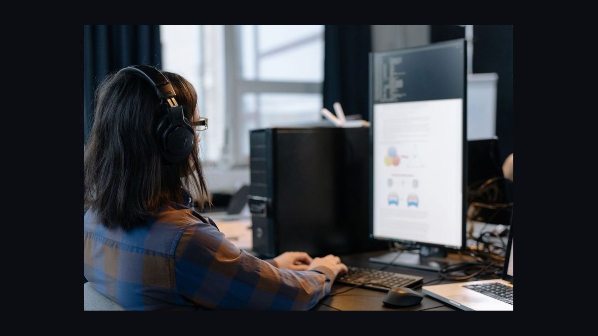 Computer Vision Engineer — LinkedIn Banner — figure 8