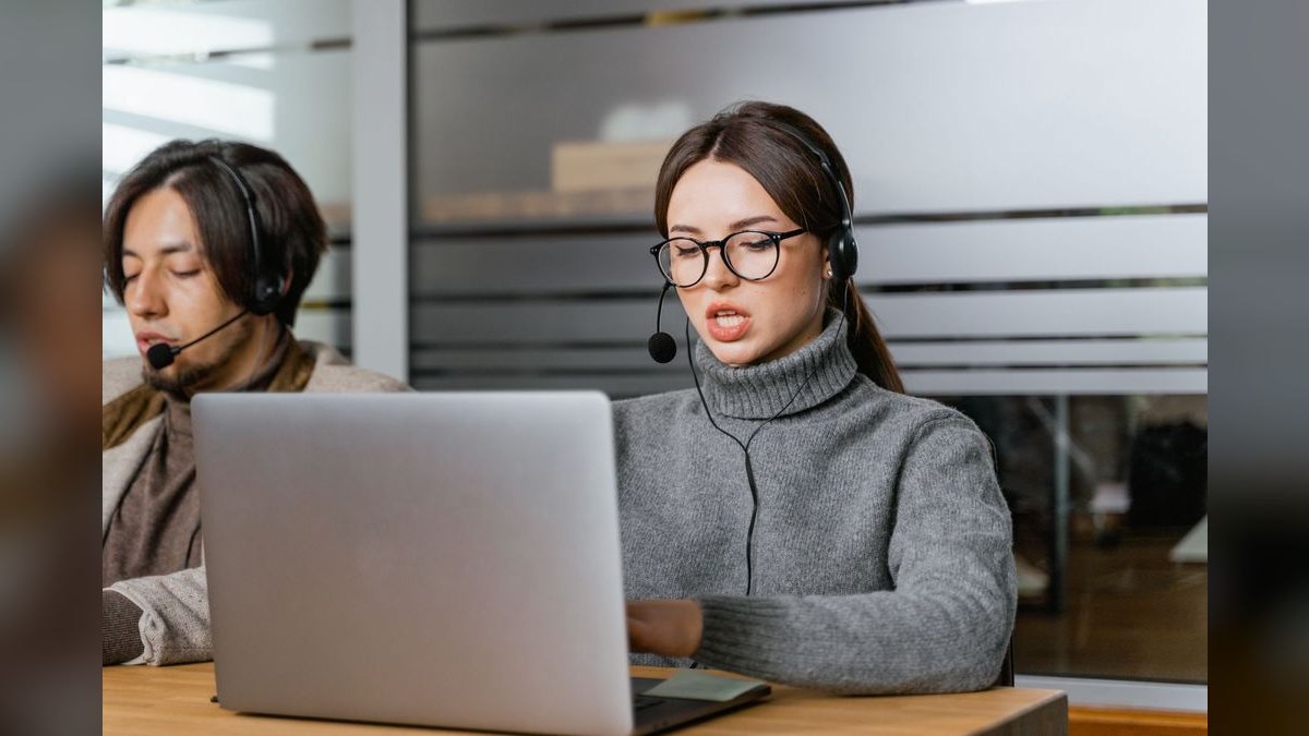 AI Customer Support Operator — LinkedIn Banner — figure 1