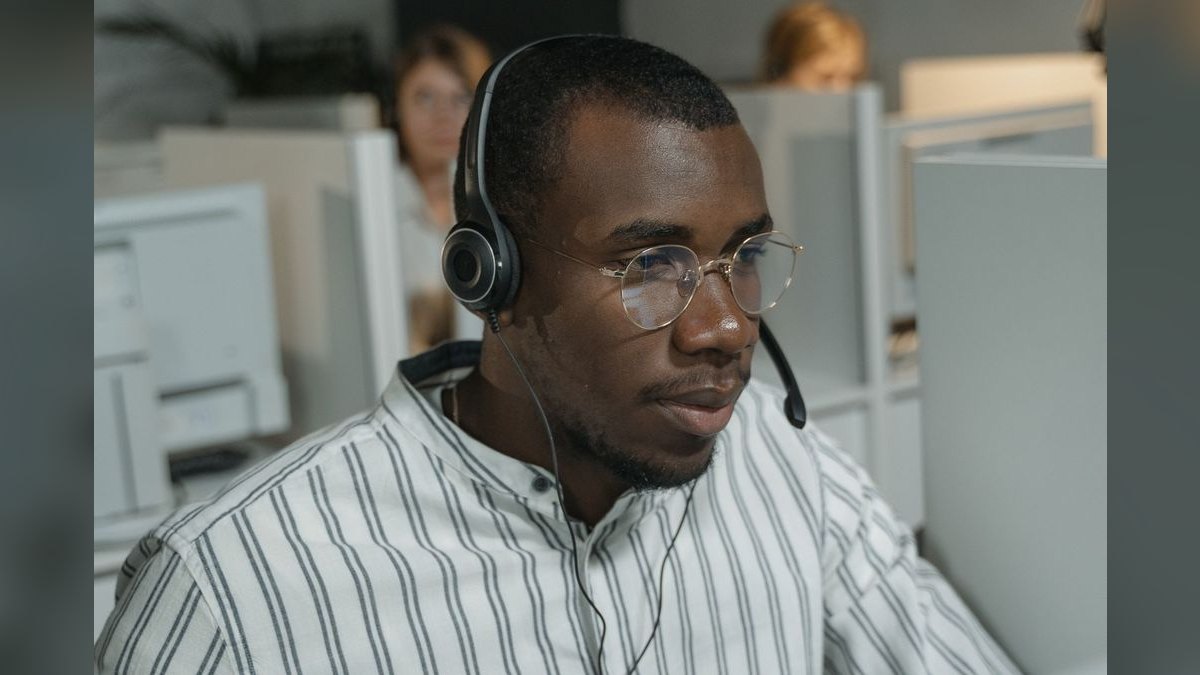 AI Customer Support Operator — LinkedIn Banner — figure 3