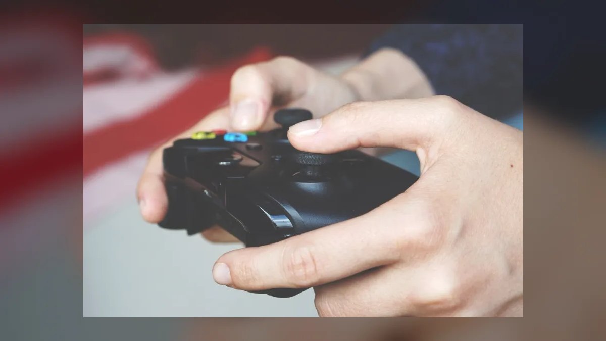 What is the average cost of a gaming console generation in 2027 — figure 1