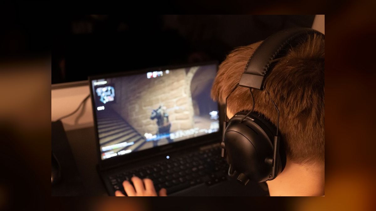 What are the most common mistakes in Gaming in 2027 — figure 1