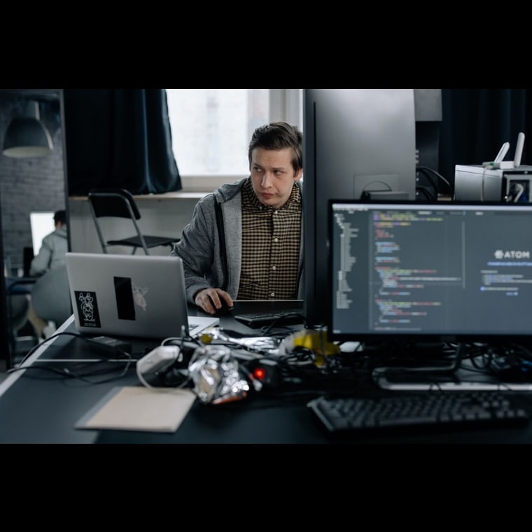 How do you build a customer support and help desk SaaS go-to-market motion in 2027?