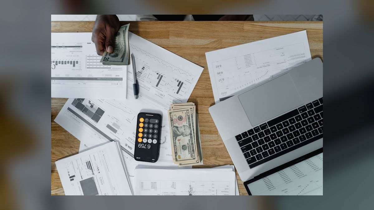 How do you build a carbon accounting and ESG reporting software go-to-market motion in 2027 — figure 10