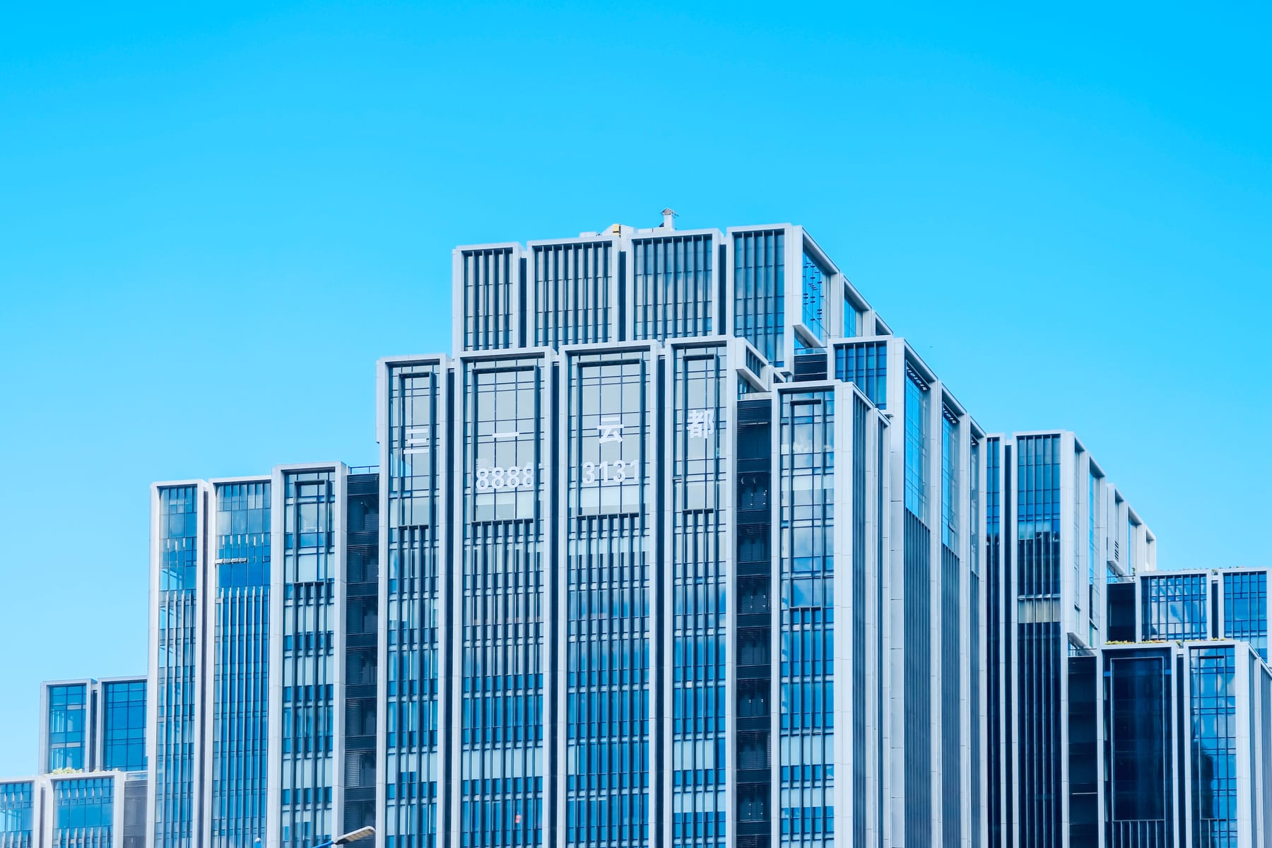 How do you build a smart building and IoT buildings software go-to-market motion in 2027 — figure 3