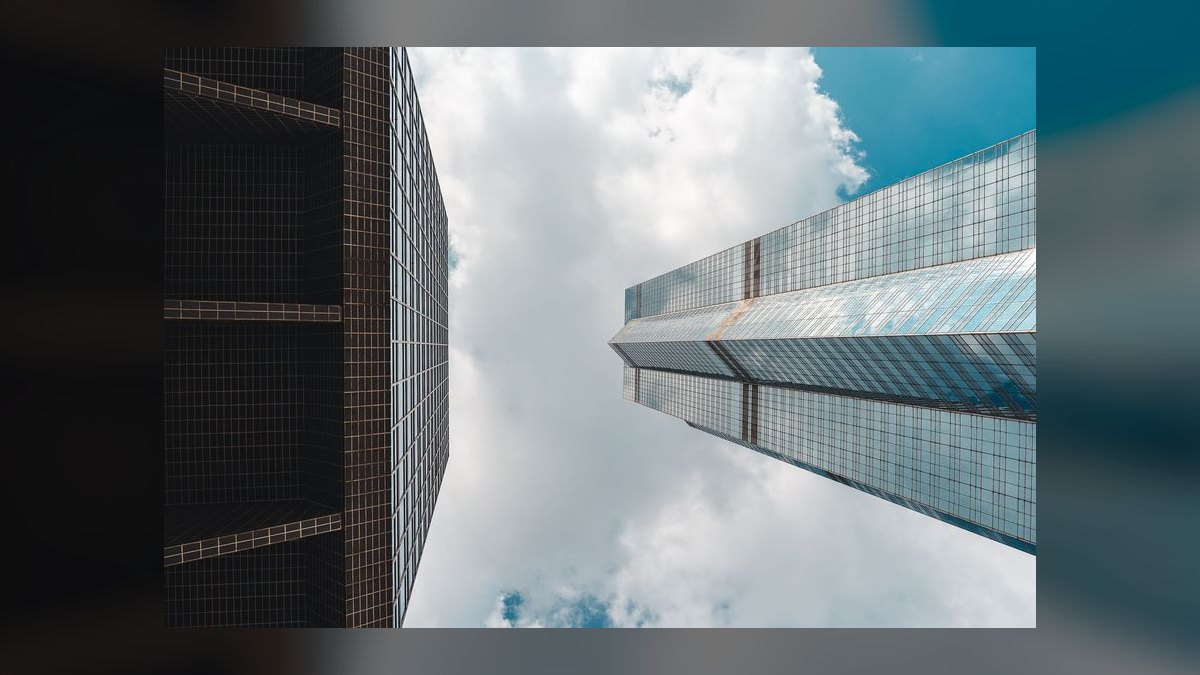 How do you build a vertical SaaS for real estate brokers (MoxiWorks / kvCORE) go-to-market motion in 2027 — figure 8
