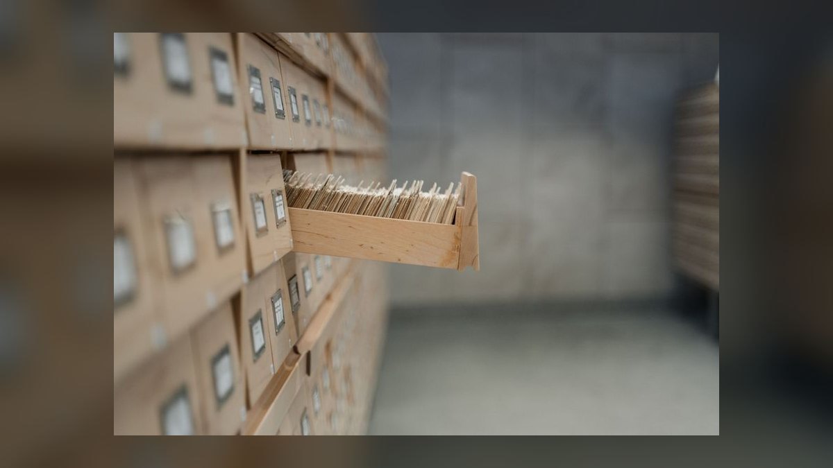 How do you build a data catalog and governance (Collibra / Alation) go-to-market motion in 2027 — figure 7