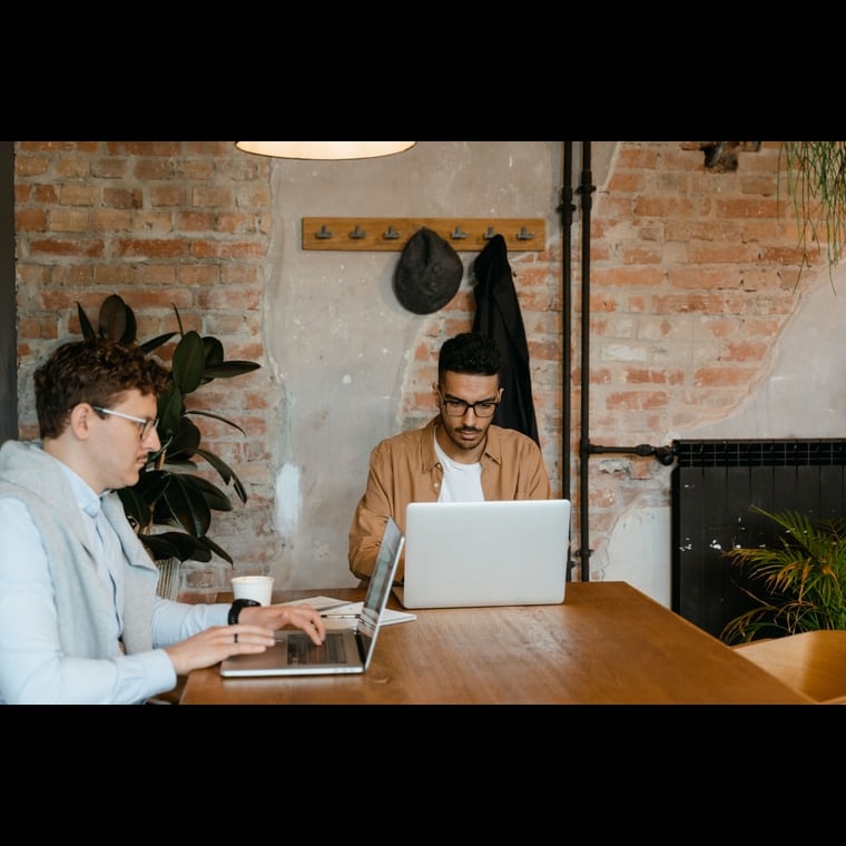 How do you build a feature stores and MLOps (Tecton / Featureform / MLflow) go-to-market motion in 2027?