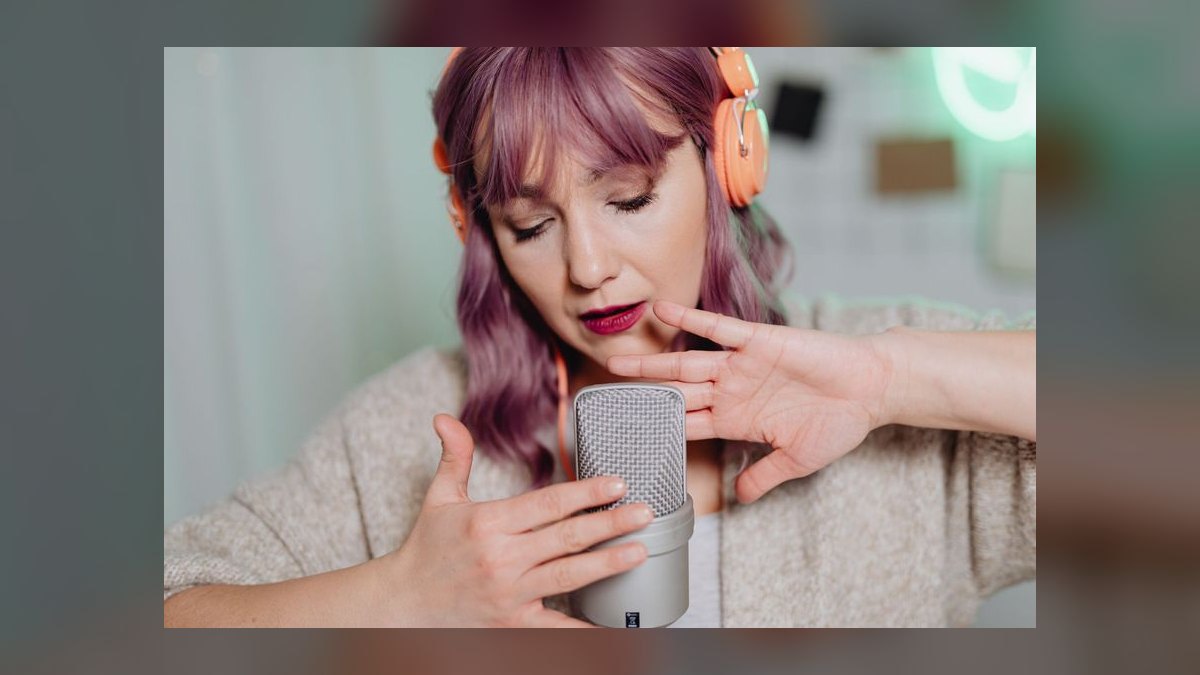 How do you build an AI voice platforms (Vapi / Retell AI) go-to-market motion in 2027 — figure 10