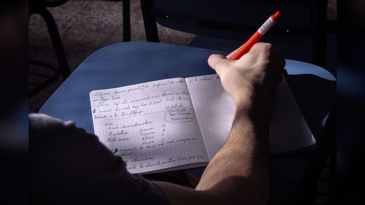 How do you build an AI note-takers (Otter / Fireflies / Read AI) go-to-market motion in 2027 — figure 2