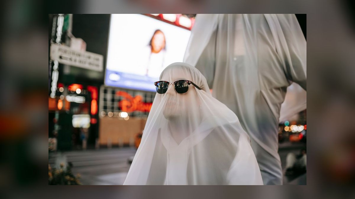 How do you build the GTM playbook for a ghost-kitchen or virtual-brand operator in 2027 — figure 10