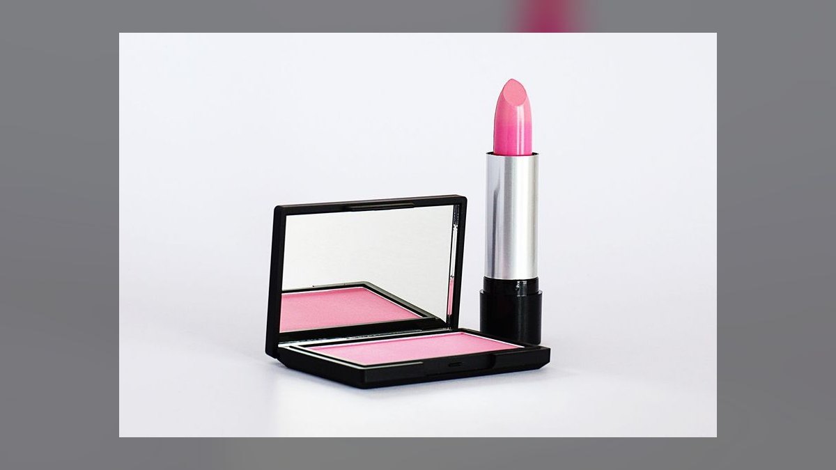How do you build the GTM playbook for a DTC cosmetics brand in 2027 — figure 7