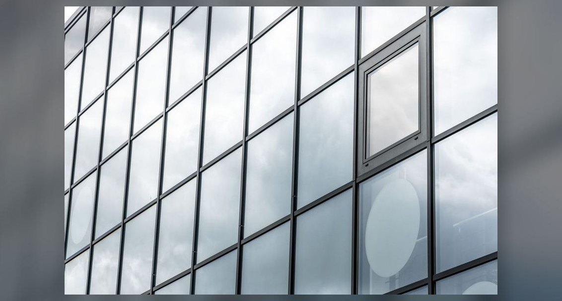 How do you build the GTM playbook for a hair salon operator in 2027?
