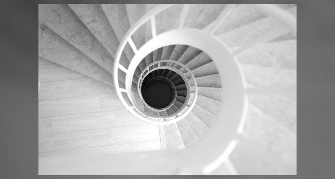 What is the go-to-market playbook for the first 10 customers before product-market fit in 2027?