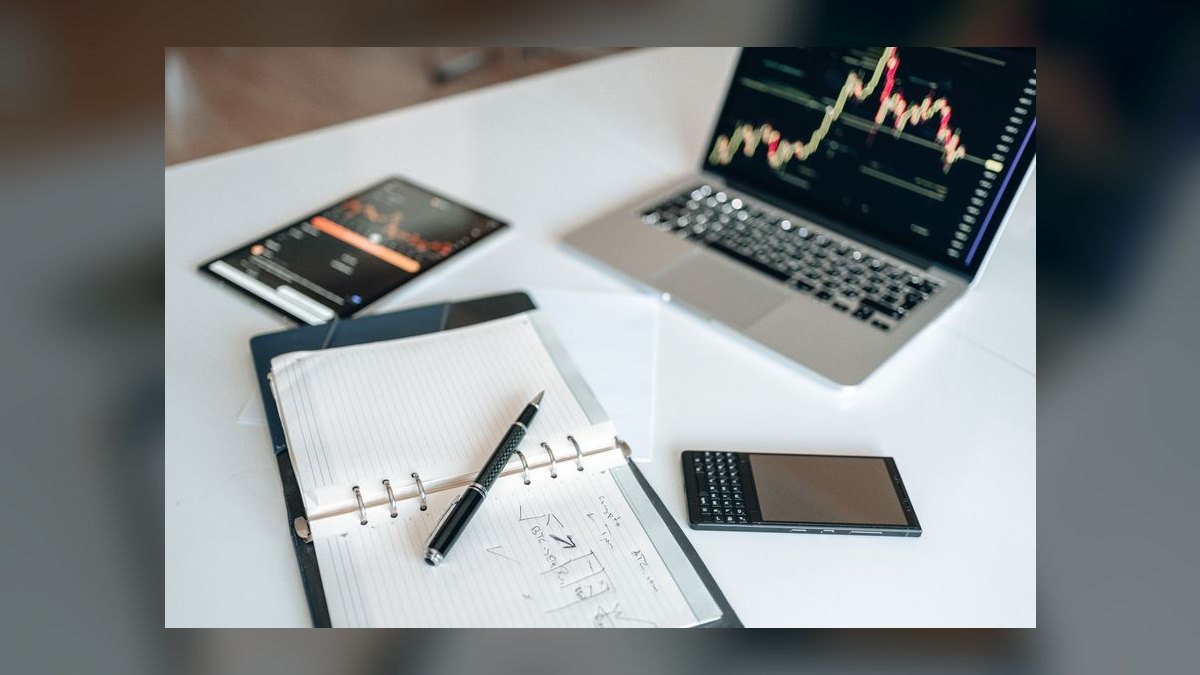 What is the go-to-market playbook for independent pharmacies in 2027 — figure 4