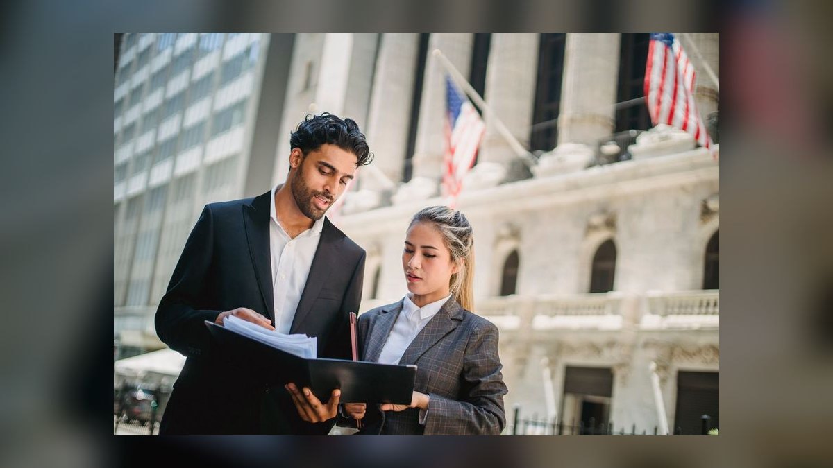 What is the go-to-market playbook for independent gyms in 2027 — figure 8