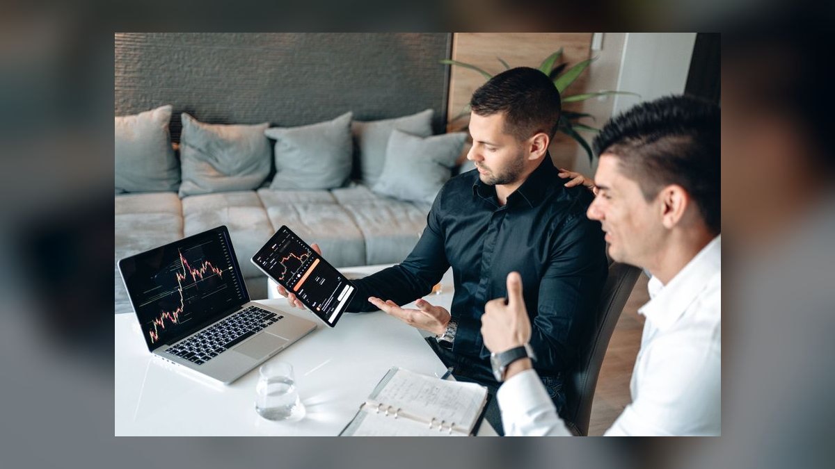 What is the go-to-market playbook for specialty retail chains in 2027 — figure 8