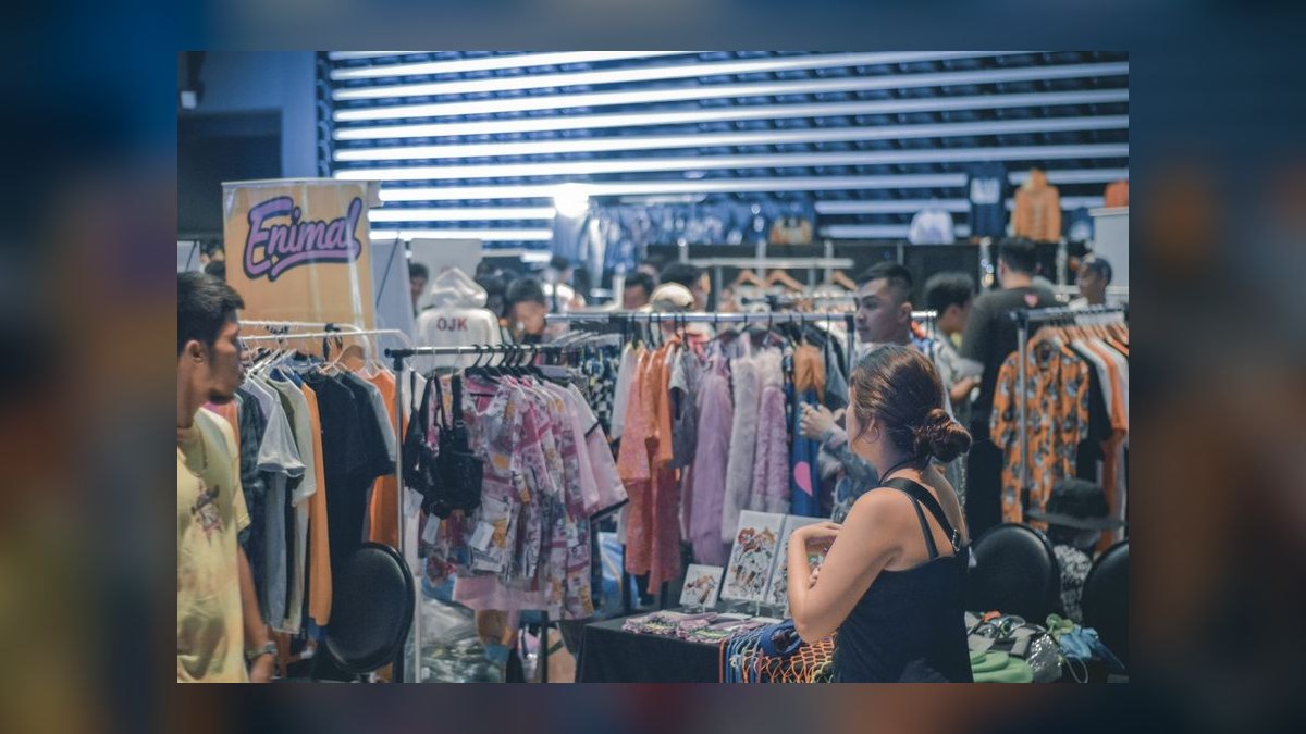 What is the go-to-market playbook for apparel and fashion brands in 2027 — figure 3