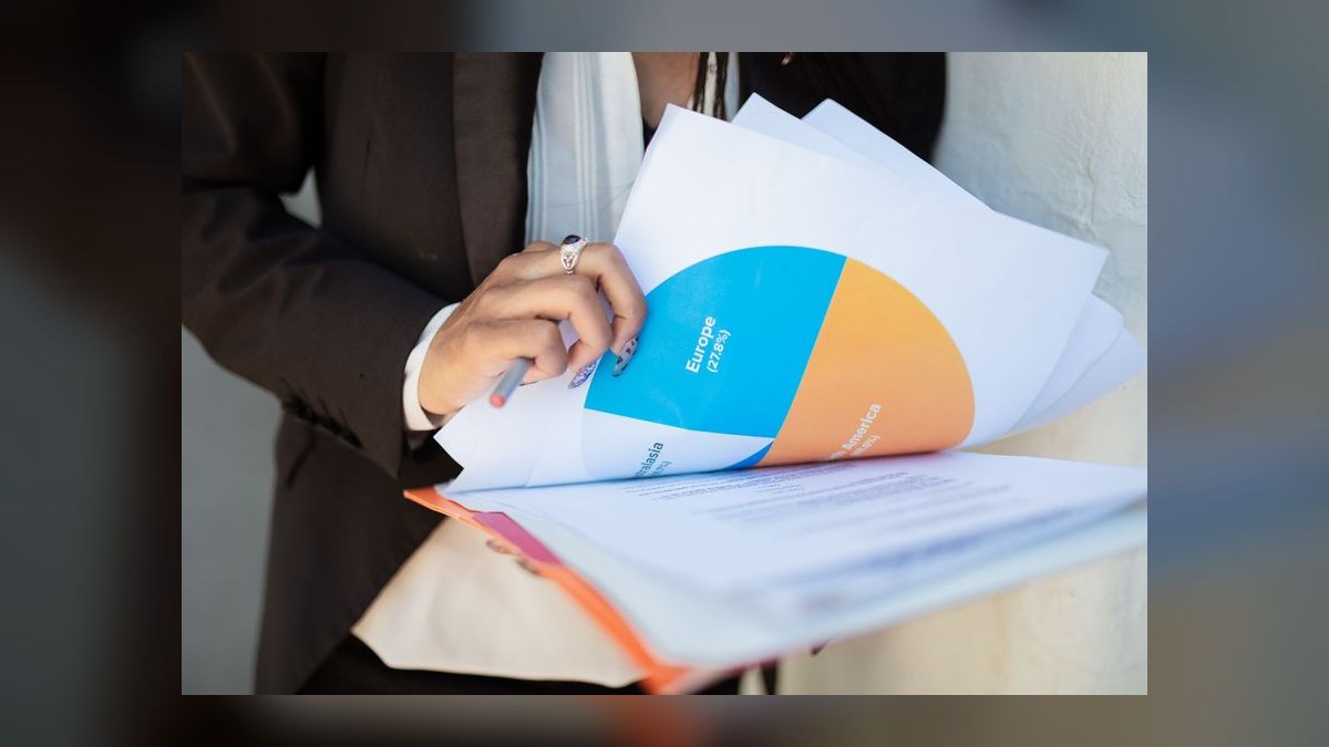 What is the go-to-market playbook for regional airlines in 2027 — figure 10