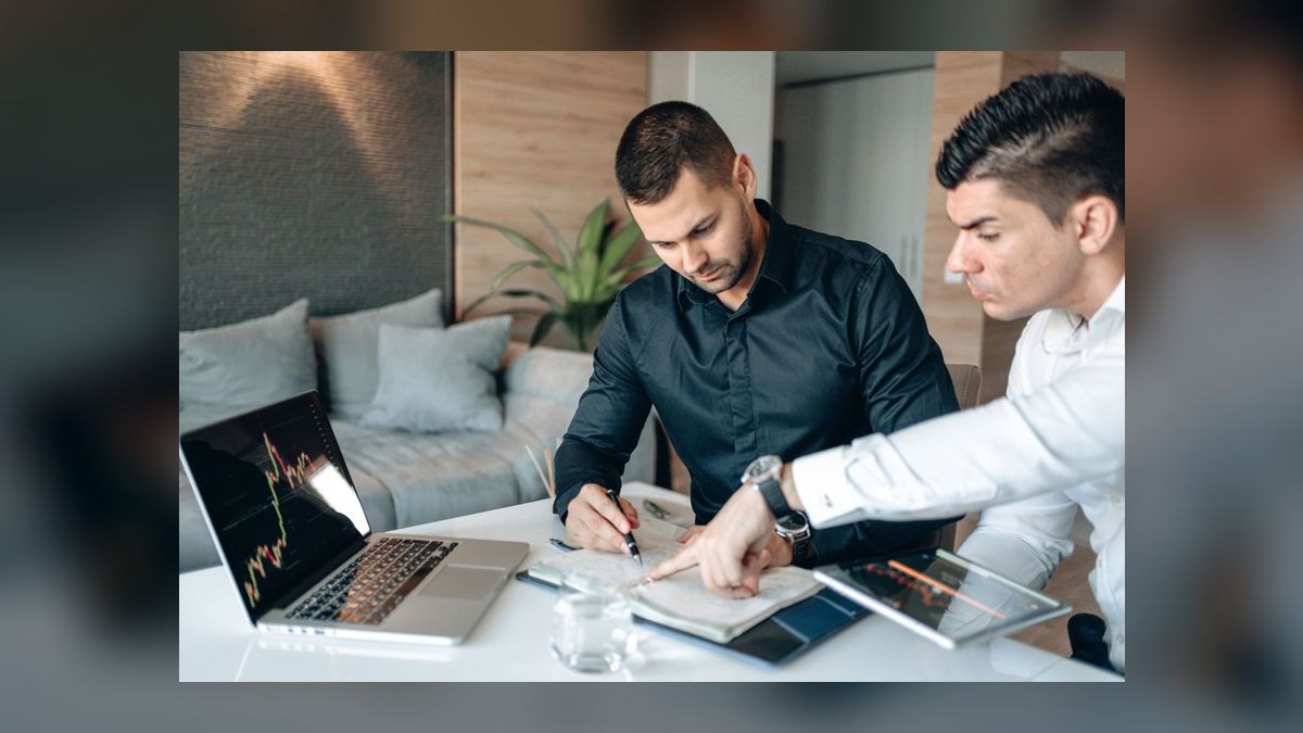 What is the go-to-market playbook for commercial cleaning services in 2027 — figure 5