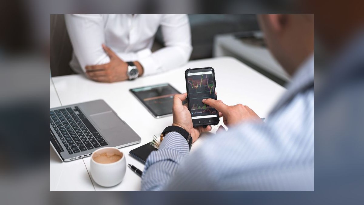 What is the go-to-market playbook for vertical SaaS platforms in 2027 — figure 2