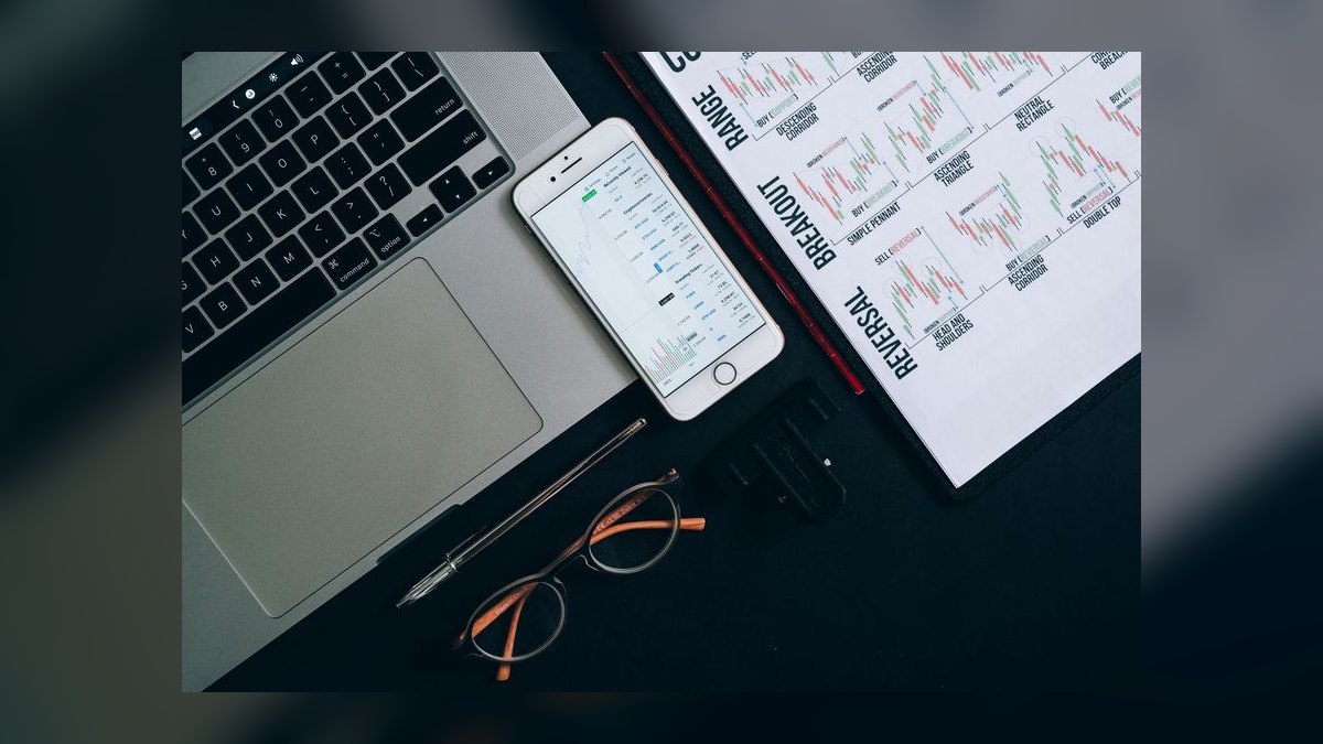 What is the go-to-market playbook for vertical SaaS platforms in 2027 — figure 4