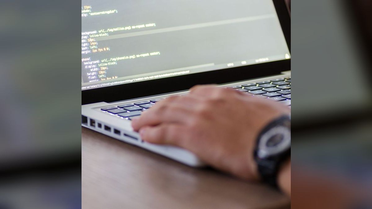 How do you set pricing tier thresholds for an AI recruiting platform in 2027 — figure 3